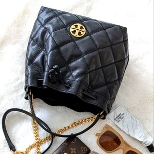New Tory Burch Willa Small Black Quilted Leather Drawstring Bucket Chain Handbag